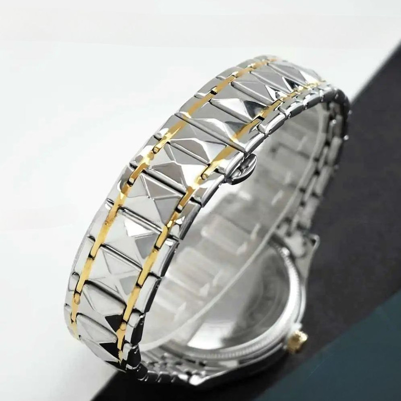ساعت مچی عقربهای کوارتز مردانه اُ لِوز مدل الماسی نگینی دی دیت کد 008